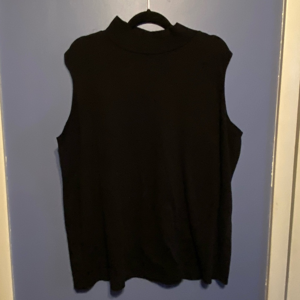 NWOT - Croft & Barrow Black Sleeveless Mockneck